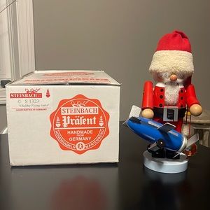 Steinbach nutcracker, S1323 “chubby flying Santa”